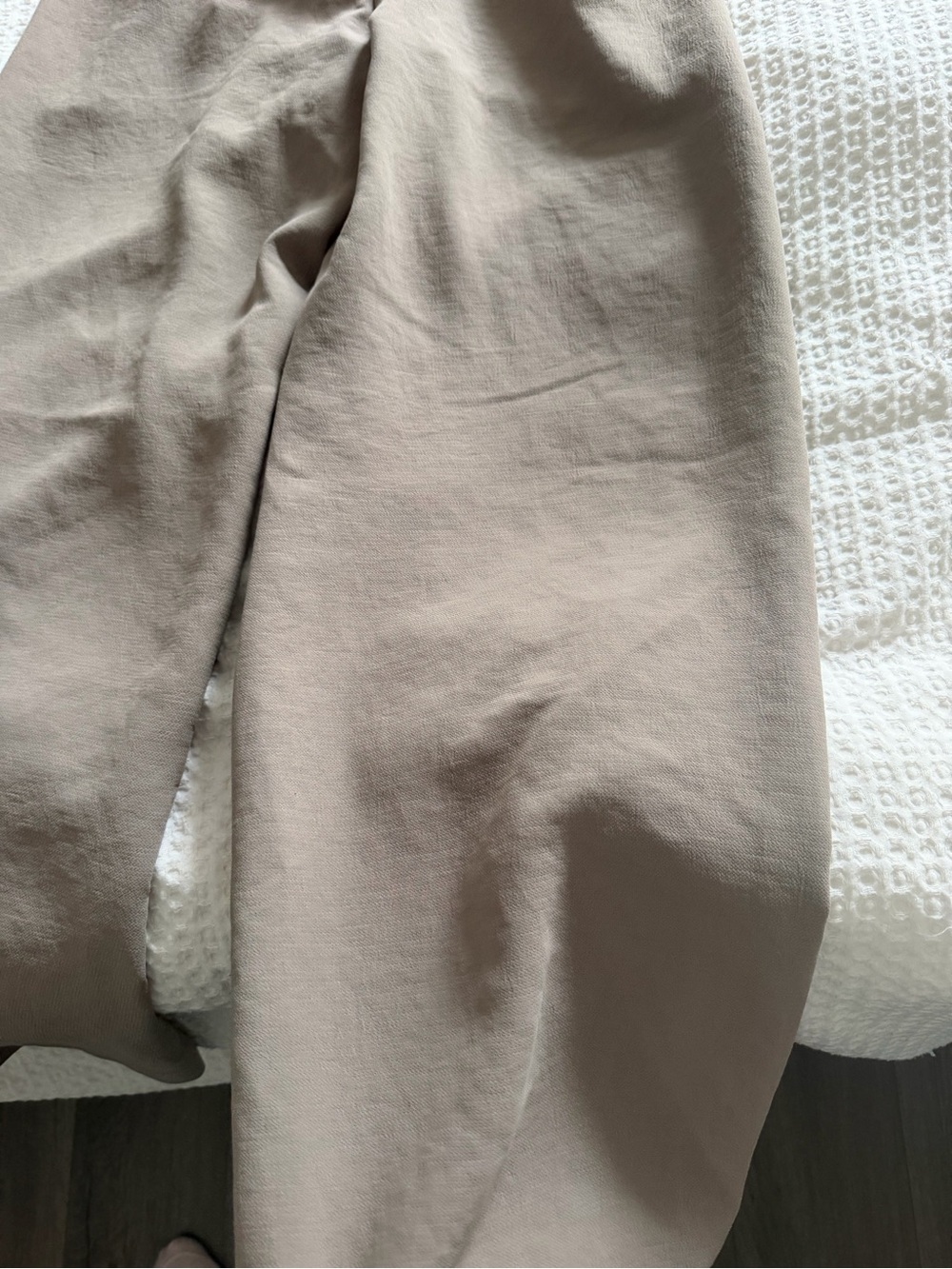 Aritzia Wide-Leg Drawstring Lodge Pant in Taupe - Picture 6 of 9
